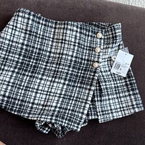 Forever 21 Black and White Plaid Skorts